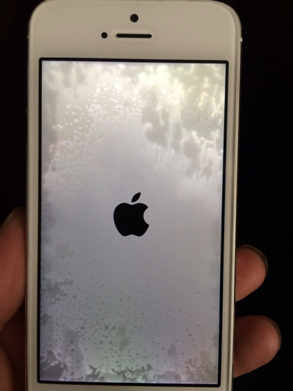 苹果手机更换电池开机白屏苹果手机更换电池对手机有影响
